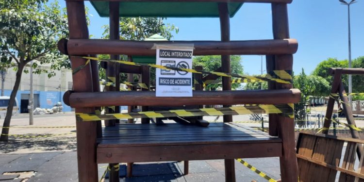 Criança tem pé perfurado por prego enquanto brincava em parque, em Juazeiro do Norte