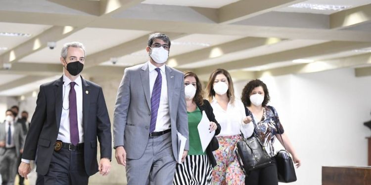 CPI ouve diretor da Agência Nacional de Saúde sobre caso Prevent Senior