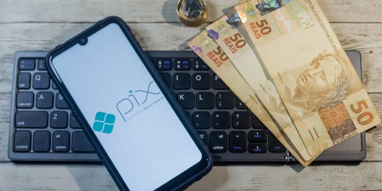 PIX: Começa a valer limite de R$ 1 mil para transferências à noite