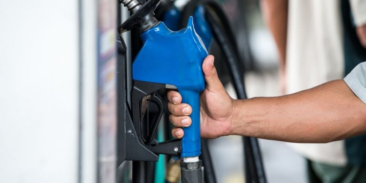 Gasolina volta a subir no Ceará e chega a R$ 7,20; veja preços em Crato e Juazeiro do Norte