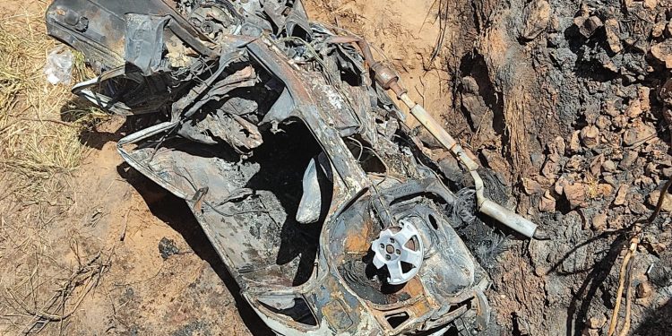 Carro cai de ponte, pega fogo e mata jovem carbonizado em Barbalha