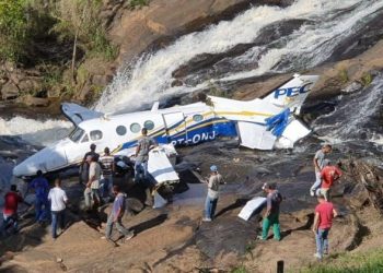 Avião que levava a cantora Marília Mendonça após cair em Minas Gerais (Foto: Reprodução/Redes sociais)