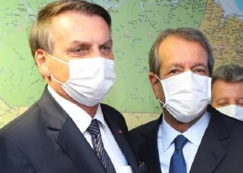 Bolsonaro (sem partido) e Valdemar Costa Neto (PL) (Foto: Arquivo)