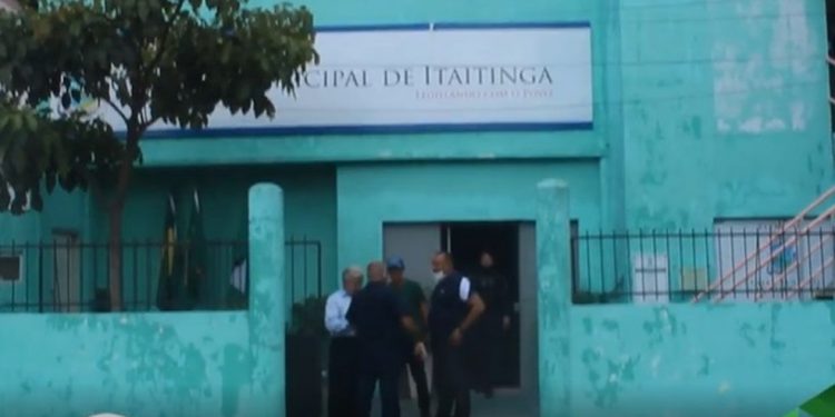 Gabinete de vereador suspeito de participar de esquema de ‘rachadinha’ é alvo de busca e apreensão, no Ceará