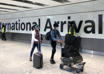 Comprovante de vacinação será obrigatório para todos que entrarem no Brasil (Foto: Getty Images)