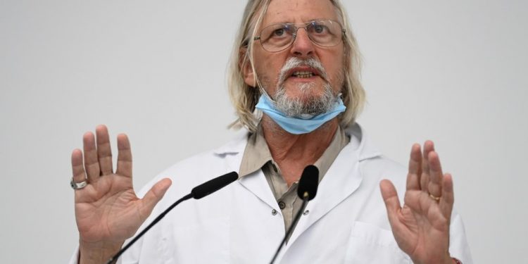 ‘Doutor Cloroquina’ é investigado por falsificar resultados de pesquisas