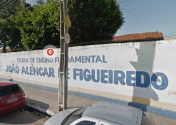 Escola municipal de Juazeiro do Norte tem rachaduras na estrutura após um ano de reforma