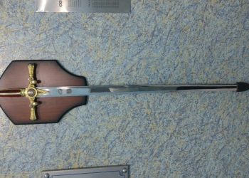 Réplica de espada templária tem apenas três modelos no Ceará (Foto: Reprodução)