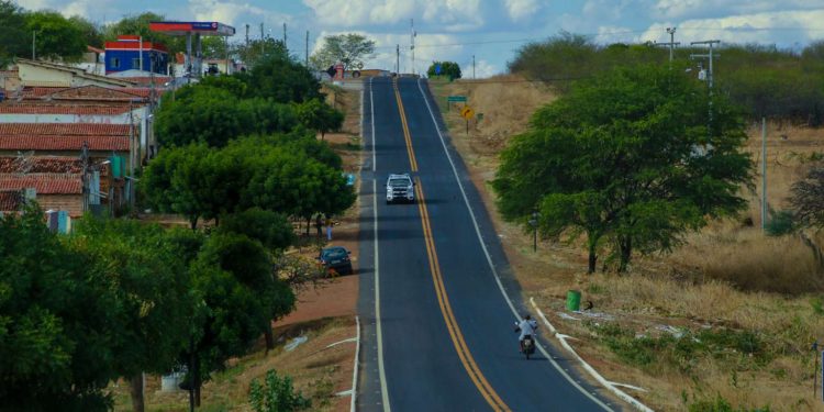 Campos Sales, Altaneira e Assaré recebem 47km de estrada para potencializar o desenvolvimento regional