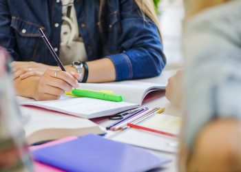 Enem 2021: veja horários, o que pode e o que não pode levar ao local de prova