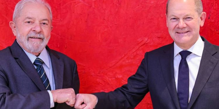 ‘Estou muito satisfeito’, diz vencedor da eleição na Alemanha após reunião com Lula