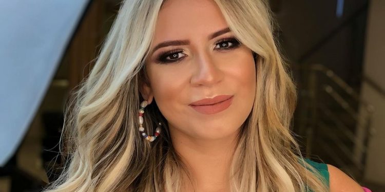 Cantora Marília Mendonça morre em queda de avião