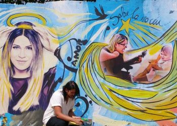 Artista cratense pinta mural em homenagem à Marília Mendonça