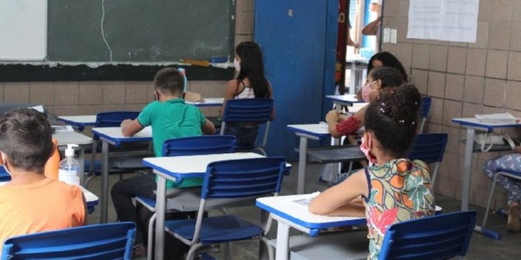 Juazeiro do Norte retoma aulas presenciais; veja cronograma