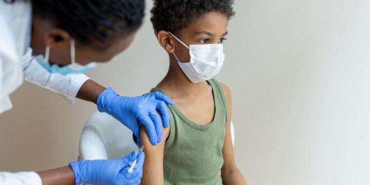 EUA autorizam aplicação da vacina da Pfizer contra Covid-19 em crianças de 5 a 11 anos