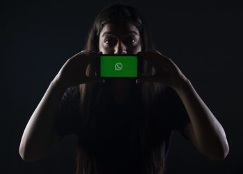 Atualmente, existem três opções de tempo para localizar uma pessoa pelo WhatsApp (Foto: Rachit Tank/Unsplash)