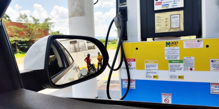 Cidade do Cariri tem a gasolina tem a gasolina mais barata do Estado; saiba qual