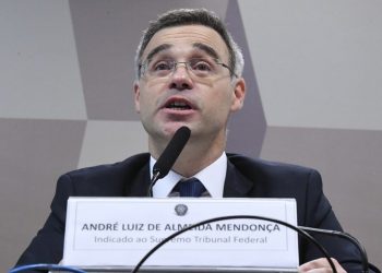 André Luiz de Almeida Mendonça durante sabatina na CCJ (Foto: Edilson Rodrigues/Agência Senado)