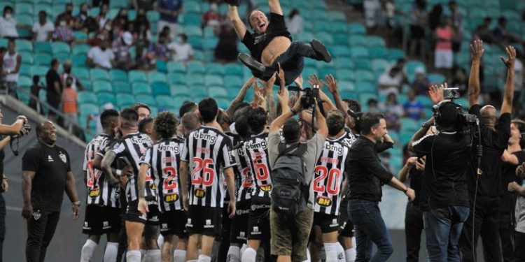 Atlético-MG vira sobre o Bahia e conquista o Campeonato Brasileiro após 50 anos