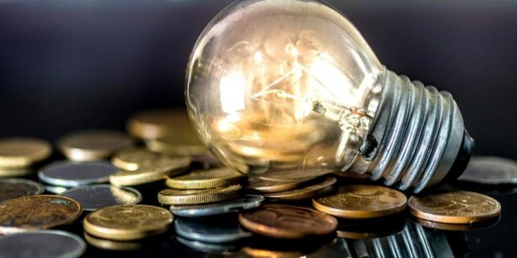 Conta de luz seguirá alta em 2022 e nos próximos anos, mesmo sem seca