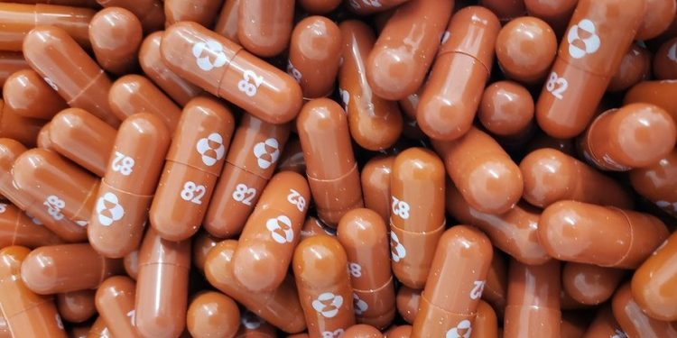 Covid: Pílula da Pizer tem 89% de eficácia e funciona contra ômicron