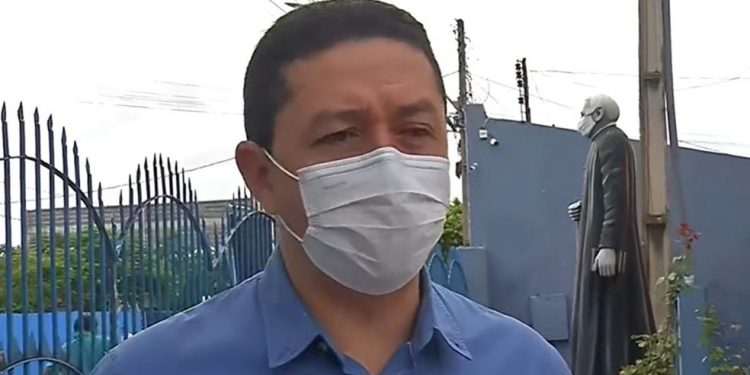 Prefeito de Juazeiro do Norte testemunha homicídio, persegue e prende o suspeito