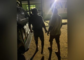 Homens presos por matarem cachorro foram levados para a Delegacia Regional de Senador Pompeu, no interior do Ceará (Foto: Divulgação/Polícia Civil)