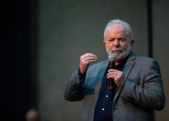 O ex-presidente Lula participa do 9º Congresso da Força Sindical (Foto: Zanone Fraissat/Folhapress)