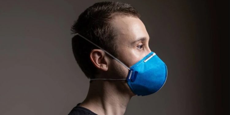 Risco de contrair Covid-19 com máscara PFF2 é mínimo, aponta estudo