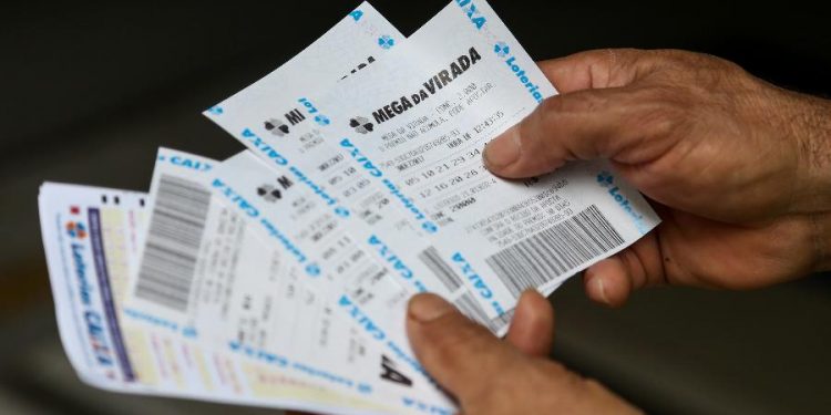 Mega da Virada? É mais fácil um acidente de avião do que levar o prêmio