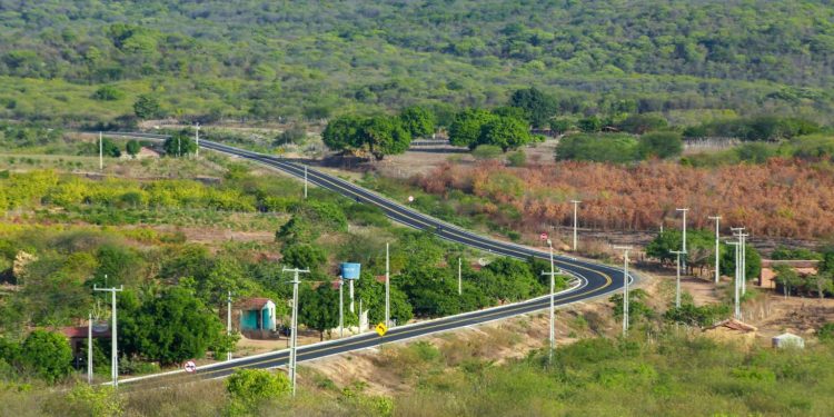 Trecho da CE-397 que liga o Ceará à Paraíba é inaugurado pelo Governo do Ceará