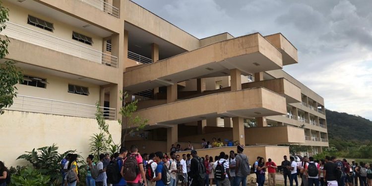 Unilab abre inscrições para professor adjunto com salário de R$ 9,6 mil