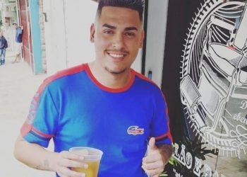 O analista financeiro, de 27 anos, chegava a tomar 5 litros de energético a cada final de semana (Foto: Arquivo Pessoal)