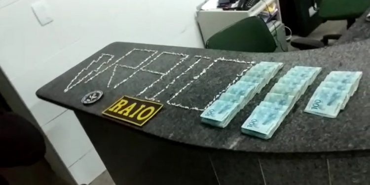 Polícia encontra droga e quase R$ 25 mil em espécie dentro de caixa d’água em Várzea Alegre