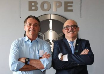 Presidente Jair Bolsonaro e o ministro da Educação, Milton Ribeiro, na sede do Bope no Rio de Janeiro (Foto: Reprodução/Redes sociais)