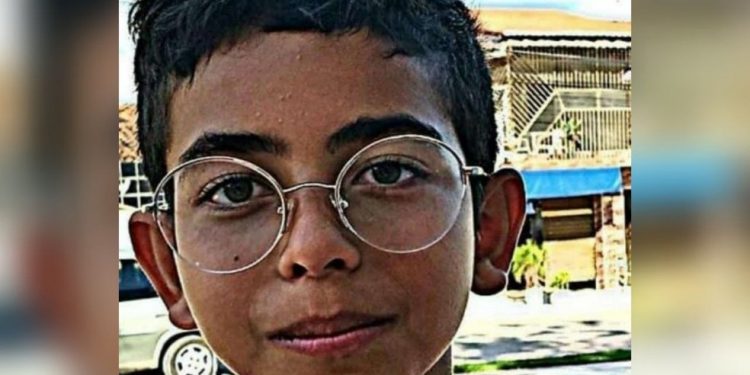 Menino de dez anos morre após ser atingido por banco de madeira em Nova Olinda