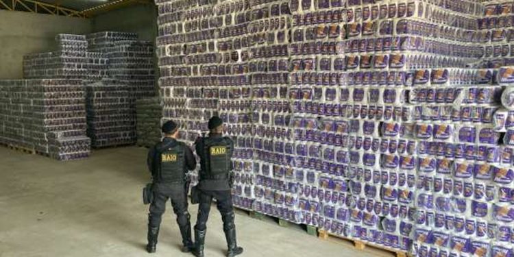 Carga de papel higiênico avaliada em R$ 104 mil é recuperada pela polícia em Brejo Santo