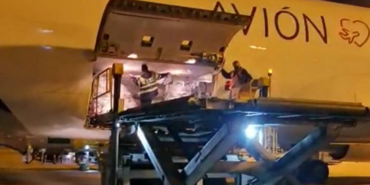 Covid-19: Brasil recebe 1º lote da vacina da Pfizer para crianças de 5 a 11 anos