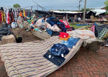 Estruturas cederam com o alto volume de água (Foto: Lorena Tavares)