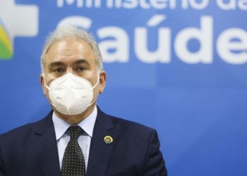 O ministro da Saúde, Marcelo Queiroga, fala sobre a inclusão de crianças de 5 a 11 anos no Plano Nacional de Operacionalização da Vacinação Contra a Covid-19 (Foto: Valter Campanato/Agência Brasil)