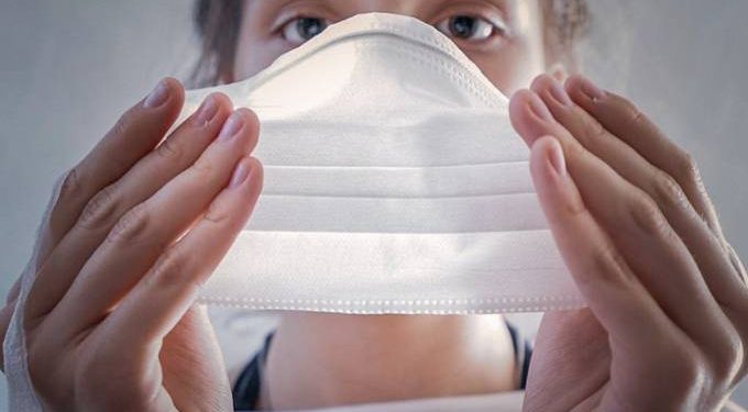 Ômicron: especialistas não recomendam máscaras de pano ou cirúrgicas