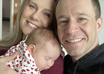 Daiana Garbin e Tiago Leifert são pais da pequena Lua, de apenas um ano de idade (Foto: Reprodução/Instagram/@garbindaiana)