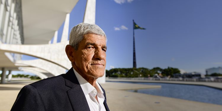 Ex-assessor de Bolsonaro confirma rachadinha na família do presidente