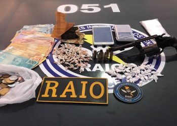 Ação policial ocorreu após denuncia anônima chegada ao policiamento do RAIO (Foto: Divulgação/PMCE)