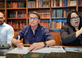 O presidente Jair Bolsonaro (PL) durante live no dia 18 de fevereiro (Foto: Reprodução/Redes sociais)