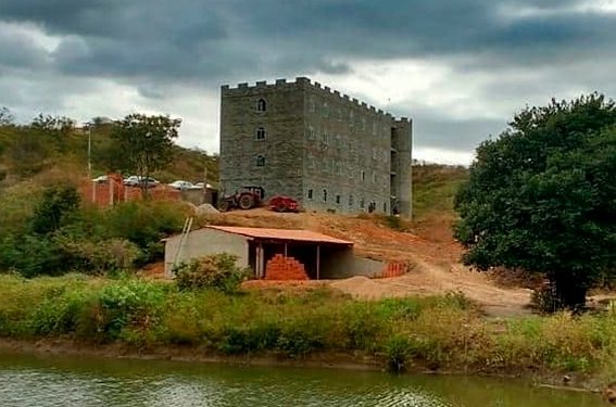 MPCE requer suspensão de obras de hotel em Caririaçu