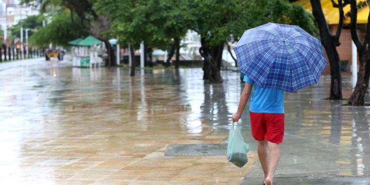 Em duas semanas de fevereiro, Ceará recebeu 27 milímetros de chuva; média do mês é 118