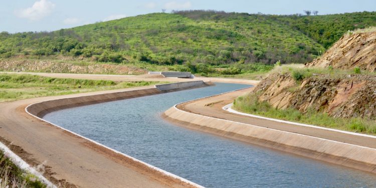 Camilo inaugura primeiro trecho do Cinturão das Águas; obra vai beneficiar mais de 4,5 milhões de pessoas