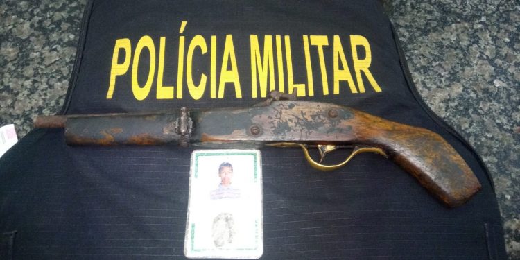 Homem armado é preso após briga durante bebedeira em Crato