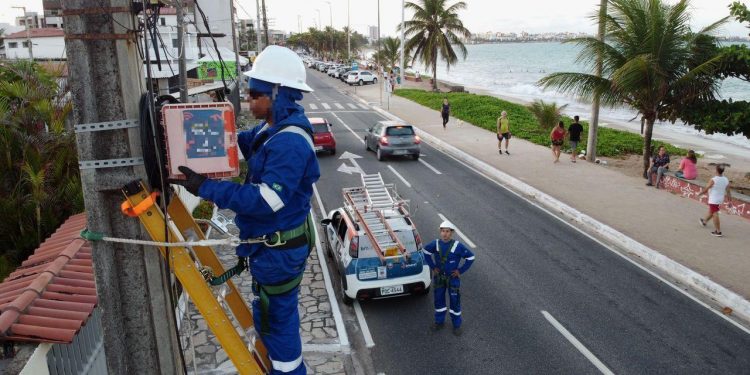 Nova cobrança da Enel pode deixar internet até 70% mais cara; entenda